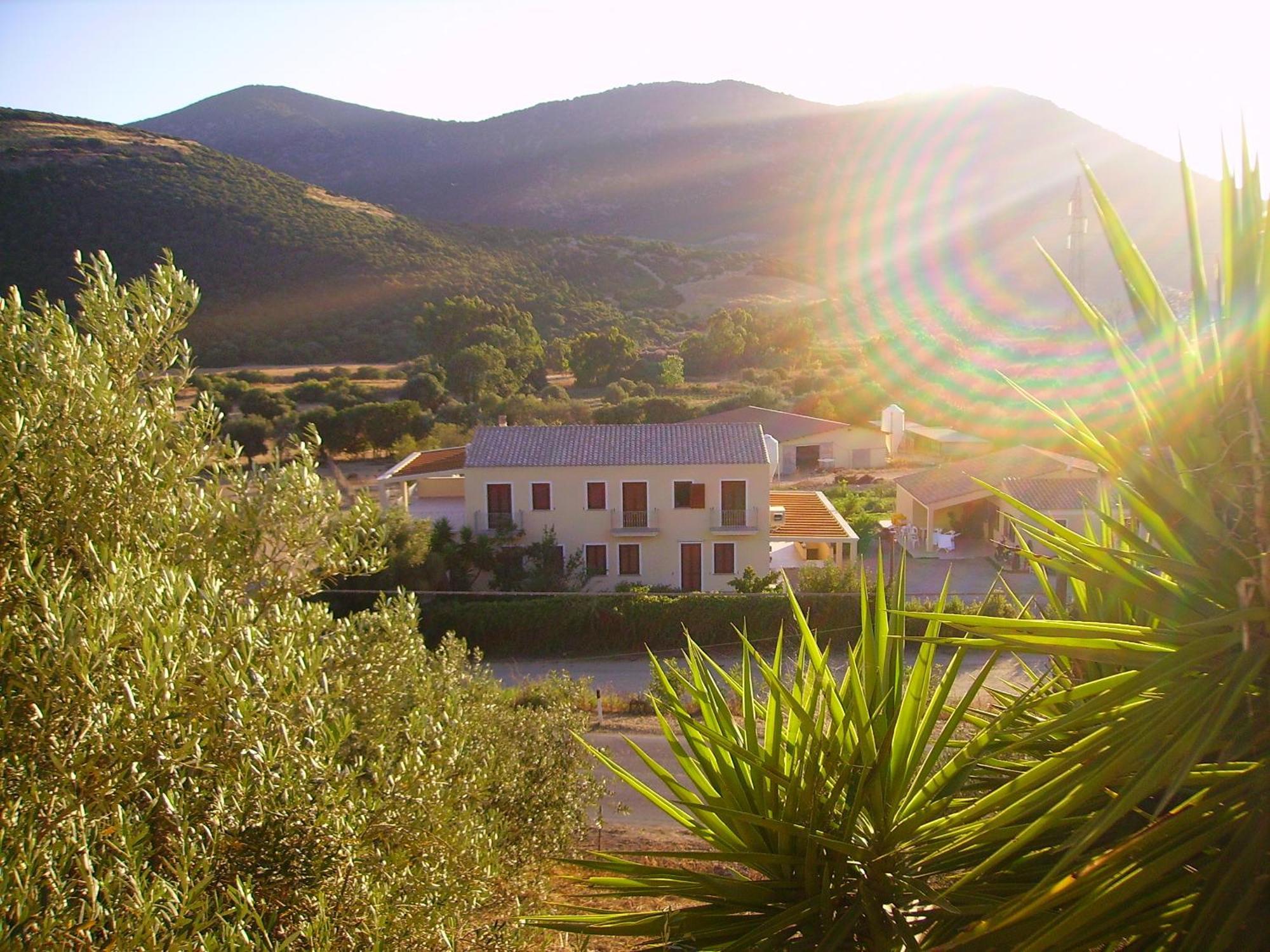 Agriturismo La Grotta Del Tesoro Santadi ภายนอก รูปภาพ